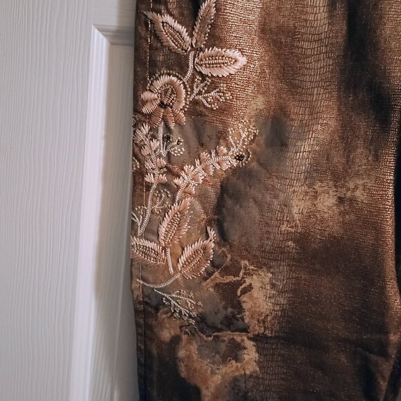 Chicos Pants, Womens, 1R, Flowers on front of Legs, High Waist, NWOT - Picture 2 of 9